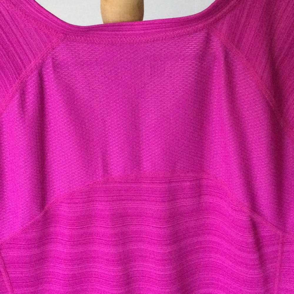 Xersion v-neck top - Picture 3 of 5